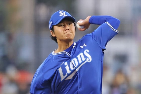 怒りのパク・ジンマン、'12失点'の左勝賢に例外的な一喝 「王のように扱われる先発投手がそんな投球をするのは納得できない」