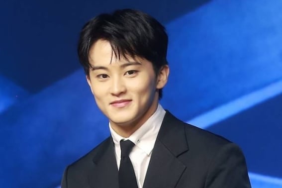 Mark, who left SM, celebrated the 10th anniversary of his debut after leaving NCT. "I don't look at SNS.."I'll be back"