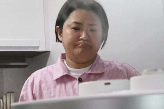 "I'm on a diet for 13 years." Kim Shinyoung..Happy "Yo"' I'm rooting for you [★FOCUS]