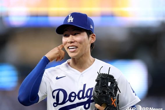 「キム・ヘソンはメジャーがぴったりだ」価値をしっかり証明し、「四球＋盗塁＋守備＋内野安打」で笑った··· 打率 0.364 [LADレビュー]