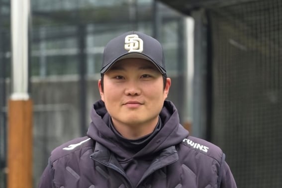 "Lotte 1R → Hanwha Retirement" Subero also expected a right-hander and a promising player became a coach who was determined to transfer to the school. "I was a player who had a lot of failures... study for one's students" [Interview]