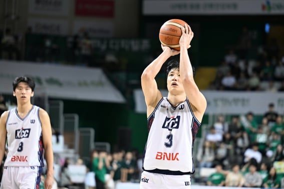 As expected, KCC's great rebellion, 6th place in the regular league → 100% chance of going to the semifinals PO... DB wins 2 consecutive away games