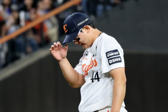 「9イニングあたり18四球」戦えないキム・ソヒョン、「まるで初めて投げる投手のようだ」と痛烈に批判··· 最後の交代を決断した [大田現場]