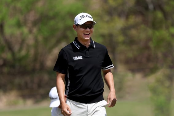 'Eight years of patience finally pay off': Kwon Seong-yeol surges to sole lead with 19-under-par 3rd round at KPGA season opener [Chuncheon on-site review]