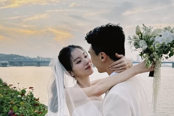 Ладискорд Джуни, замужем за летчиком-истребителем..."Младший уже женился" [человек.]