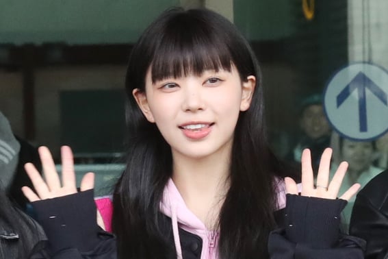 Айлет Мока приостановила свою деятельность за 10 дней до возвращения на родину и заявила, что "предоставляет себя лечению". [Эксперт]