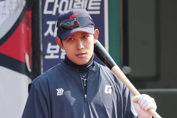 乐天队的黄成彬最终被取消一线队→至少两周不见，"左大腿肌肉部分受损"