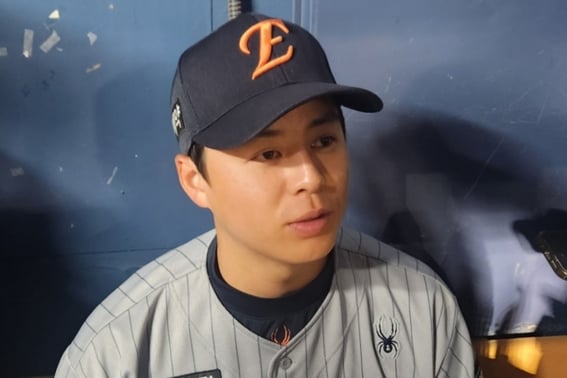Trusting Coach Kim, Noh Si-hwan hits a massive home run after 64 plate appearances, making a brilliant return: "I even had negative thoughts, but I did it with a happy heart."