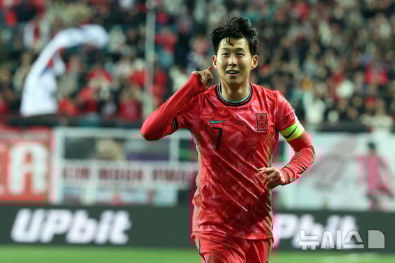 So why wouldn't you be impressed? Son Heung-min, even giving up on advertisements... For the World Cup 'last dance': "Even filming time is a waste." Again, the Korean captain.