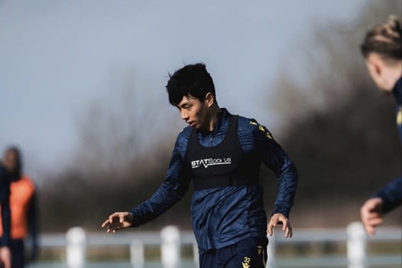 'Новости, о которых сожалеет и Южная Корея' 英 После 3 месяцев трансфера, понижение в должности →Перемещение команды прямо сейчас... Оксфордские слухи о трансфере, который уже вспыхнул