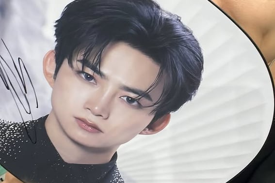 「新郎」オク・テギョン、結婚指輪がキラリ..ハネムーンを延期しても幸せ