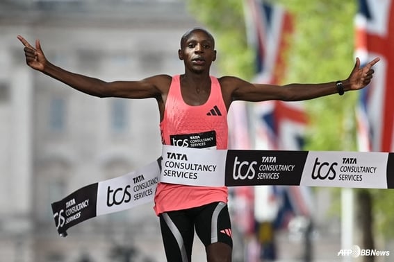 'First in Human History' Record-Breaking World Record, Shocking Backstory Revealed: "Actually Before the Race..."