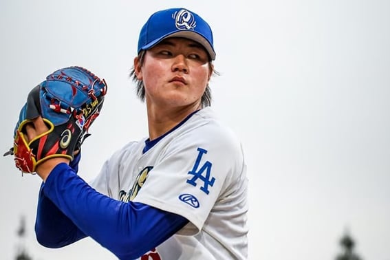 «Одинокий A-снимок».' ERA 2.08-WHIP 0.69, обратите внимание на Чан Хён Сока, который получил Доджерс.