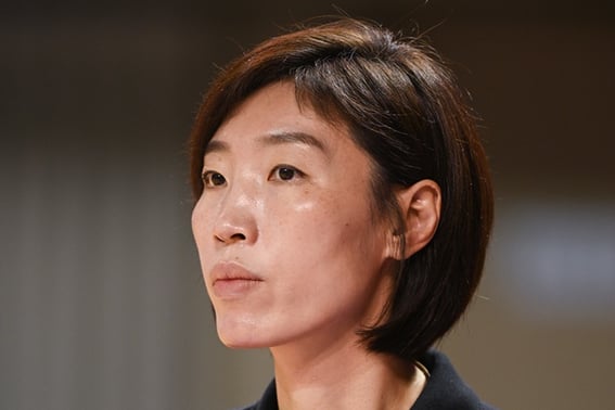 Тренер Лим Ён Хи, с которым мы вместе 17 лет, тоже уходит... «Династия Ури-Банка» готовится к новой эре