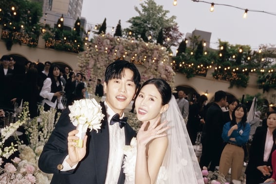 全国民の結婚反対？ 「向き合いながら育んだ愛」シンジ♥ムンウォン、笑顔で応えた [総合]