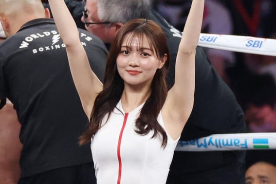 "Is this round girl the daughter of a Japanese legend? The 22-year-old beauty who turned Tokyo Dome upside down... She is the eldest daughter of Seibu's star catcher 'Debut in a legendary boxing match'"