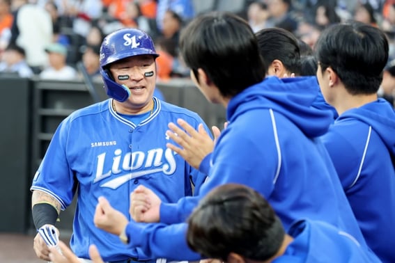 Con un bateador libre de 43 años y un promedio de bateo de 0.365 compitiendo por el título de campeón de bateo... ¿Choi Hyung-woo escribirá otra vez la historia de la KBO con solo 6 hits?