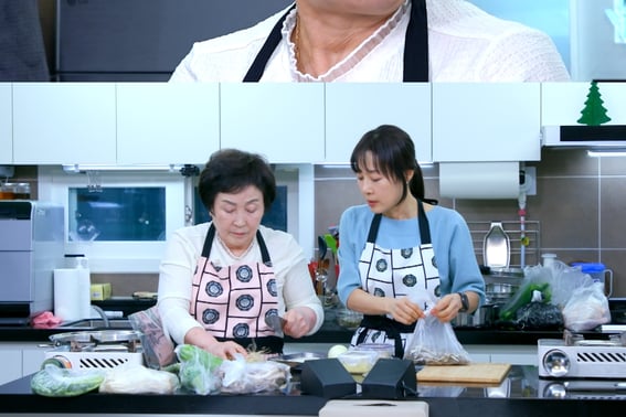 Moon Jung Hee cũng không biết.Mẹ "Con gái lớn lên bằng sữa dongyang, cầu nguyện cho Han Ye Jong không đậu" [nhà hàng tiện lợi]