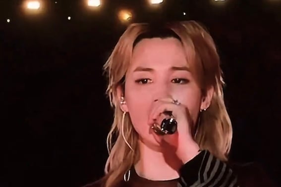 Incluso reveló sus abdominales de forma inesperada... El 'genio de su profesión' Jimin de BTS encendió México City