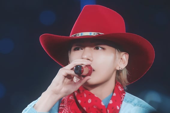 "Mamma, thank you for raising us!" BTS V's touching Mother's Day message in Mexico