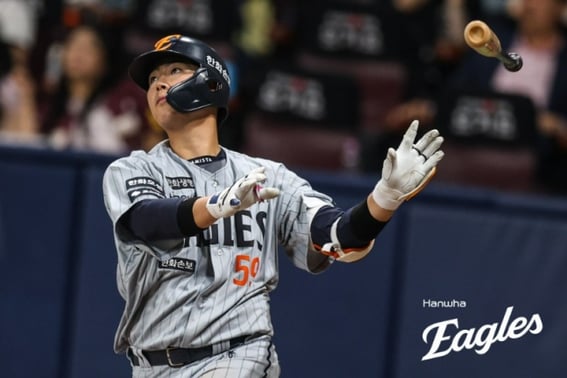 'This is faith-based baseball,' the manager who covered up the mistake → 'Again' repaid with a home run, '30-home run pace,' Yang Eui-ji and Kang Min-ho: A giant catching duo is emerging