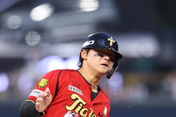 'Why' is there no 'No. 2 batter Kim Do-young' for KIA? → The manager explained it directly. "I believe the No. 2 spot is extremely important, but..."