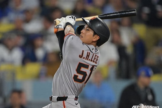 Lee Jung-hoo, 'Choo Shin-soo también logró' el jonrón dentro del parque de MLB, segundo de coreanos tras Choi Hee-seop → Primer 'gran récord' en la historia del Dodger Stadium para un jugador de los San Francisco Giants