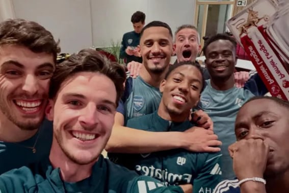 "Tears of emotion while talking to his wife": Arsenal players celebrate championship victory at training ground... "I said it was over," Rice's 'prophecy' comes true