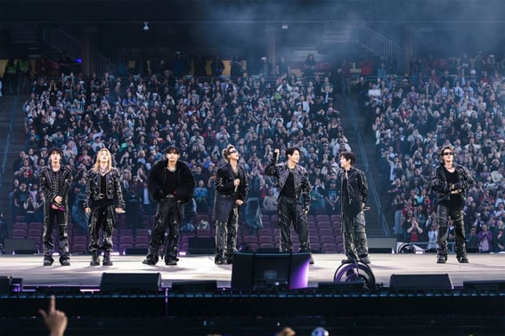 アメリカのスタジアムに響き渡ったアリランと太極旗..BTS「人生最高の瞬間」