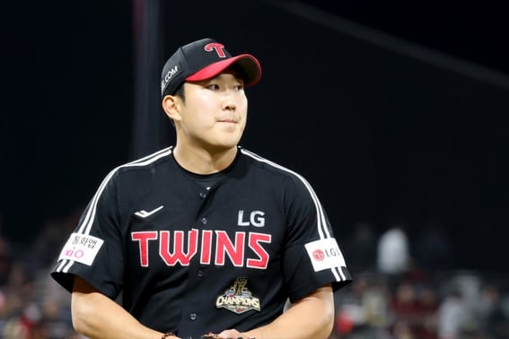 廉景烨亲自表示:"孙周永上场8次?因为比赛→比赛趋势是必须坚持下去。"
