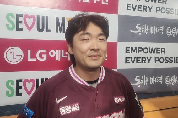 "May I speak?" Park Byung-ho's cautious coaching → Lee Hyung-jong's admiration: "I opened up because you asked first." Batting average of 0.500 after returning to the first division