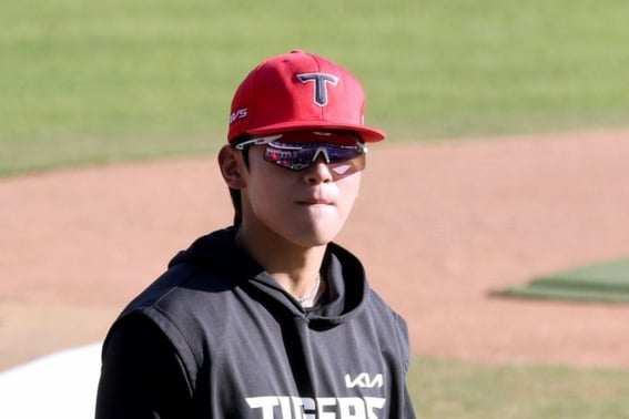 KBO现役粉丝数第一名是拥有27万的"超级明星"金道英→柳贤振、具滋旭、文东柱！ 综合第一位是李正厚 [专集]