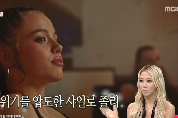 多荣:"朱莉的女儿夏洛出演MV...拍摄结束后整理了信用，知道了。" [全知干预视角★晚TView]