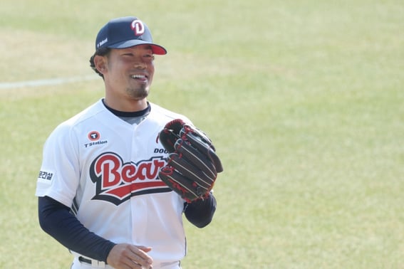 [Oficial] KIA decide primero, ¡Doosan también toma una decisión! El lanzador Tamura, con una efectividad de 7.31, es enviado de inmediato a la lista de liberación: «Se prevé la contratación urgente de un nuevo jugador asiático»