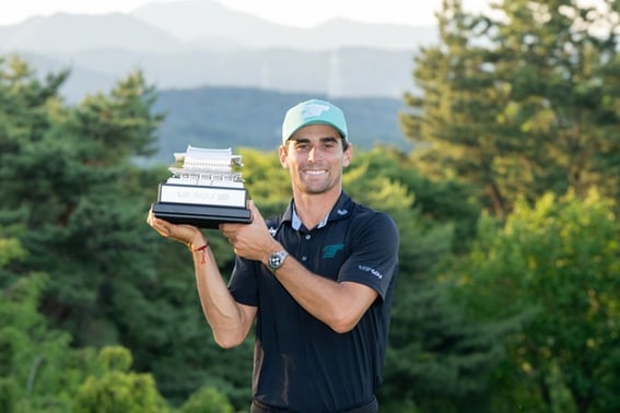 「延長戦の末の優勝」ホアキン・ニマン、「子供の頃から夢見ていた光景」··· ディシャンボーのクラッシャーズ団体戦10勝 [LIVゴルフコリア]