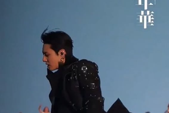 "Jungkook như nhân vật chính trong phim lãng mạn, Jimin tóc vàng nhảy lên"...Những khoảnh khắc yêu thích nhất của BTS tại Las Vegas trong fancam 'Chất lượng cao' [K-EYES]