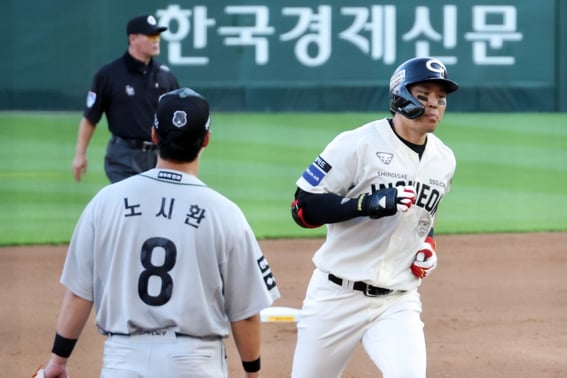 'Sốc' loại bỏ đội 1 với 212 cú home run! SSG đã đưa ra quyết định cuối cùng sau 12 trận thua liên tiếp! Tổng thể 159km, vị trí số 1 cũng đi vào quân đoàn 2... Đau khuỷu tay Yang Jae Hoon của Doosan cũng kiểm tra lại"
