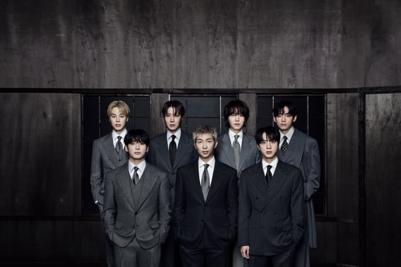 BTS tung ra album đặc biệt Vinyl nhân dịp kỷ niệm 13 năm debutTổng cộng có 16 bài hát