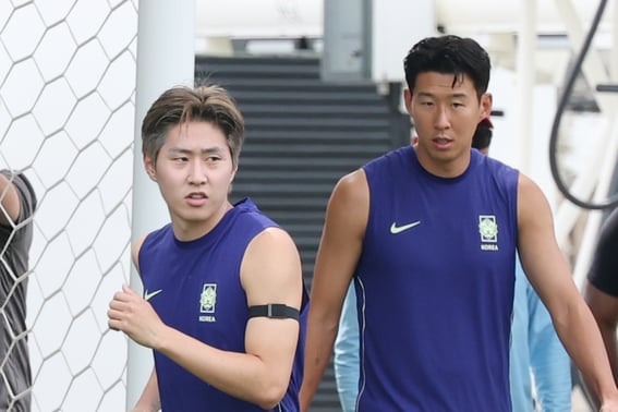 Ni en hora ni en lugar, "¡Shoon! ¡Shoni!" hasta México se ha enamorado del capitán SON... 'Hasta 800 personas congregadas' el primer entrenamiento público del equipo de Hong Myung-bo 'ardiente' [en Guadalajara]