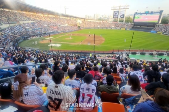 [chính thức] KBO sẽ tăng số lượng câu lạc bộ tham gia "giới hạn sở hữu người nước ngoài là 4 người → 6 người". "Để tăng cường khả năng cạnh tranh giải đấu thông qua việc mở rộng các cầu thủ nước ngoài tại Futures League"