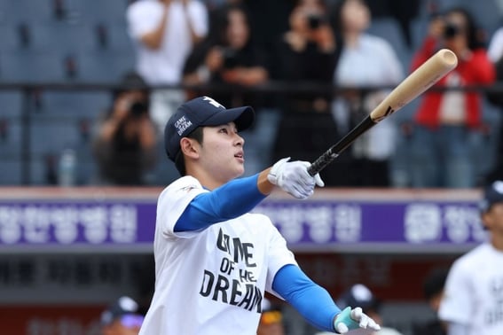 "Ha Hyun-seung is too talented to be just a pitcher or a batter." Is a Korean Shohei Ohtani truly possible? For now, Korean and American opinions align.