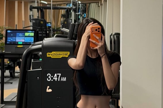Mun Ga-young, certificación de entrenamiento a las 3 de la madrugada.. revela el secreto de su vestido perfecto