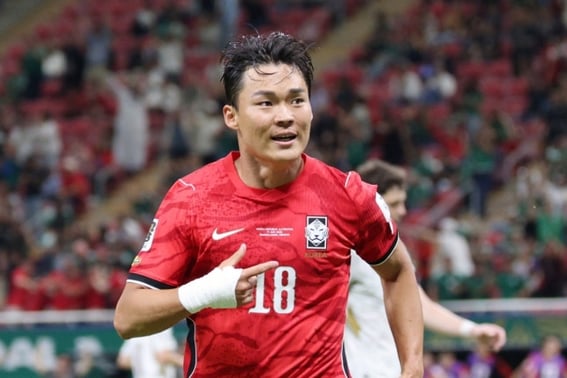 'Overcoming 38-degree fever with a comeback goal': Oh Hyeon-gyu's incredible fighting spirit washes away the sorrow of being a reserve player without a jersey number