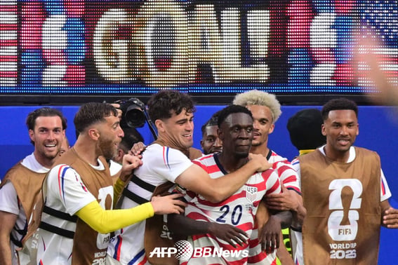 'Tres goles solo en el primer tiempo': Estados Unidos logra una contundente victoria 4-1 ante Paraguay ante 70.000 espectadores con una explosión de múltiples goles de Pulisic