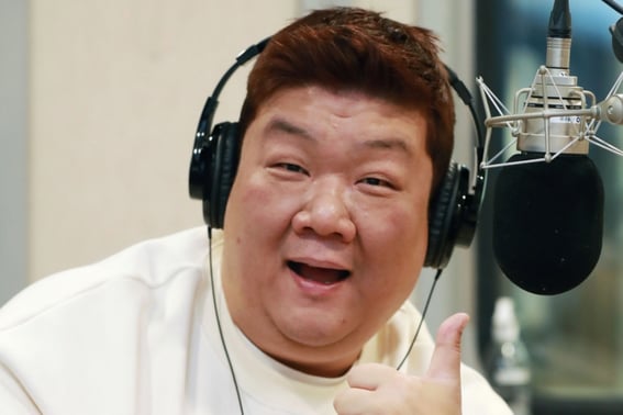 '48-Year-Old' Yoo Min-sang, Marrying a Female Broadcaster by Next Year? "Fortune of Fate Has Arrived" [Star Issue]