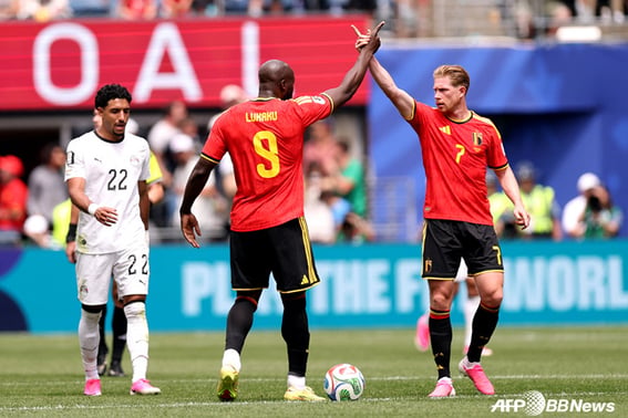 ¡Así es la potencia del delantero monstruo! Con la entrada de Lukaku, 'gol de empate' a los 22 segundos... Bélgica e Egipto empatan 1-1