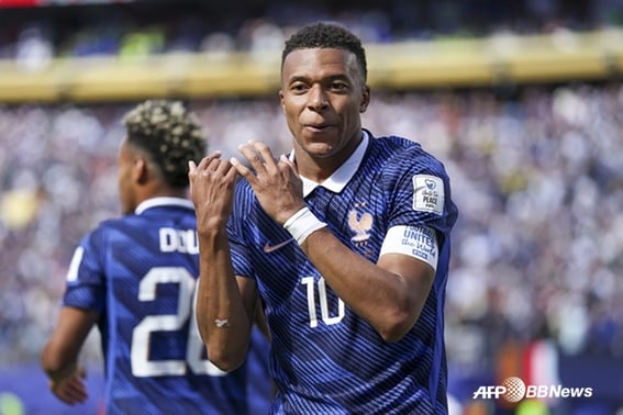 'Cú ghi bàn số 13, 14 World Cup' Mình là Mbaffe! 'Truyền thuyết' Vượt qua Pele rồi... Pháp 'Trả thù sau 24 năm' với tỷ số 3-1 tại Senegal