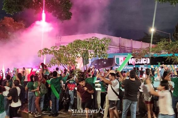 Will Hong Myung-bo's team be okay... 'Pure frenzy': Mexico national team arrives in Guadalajara, showered with unprecedented support [World Cup On-Site Issue]