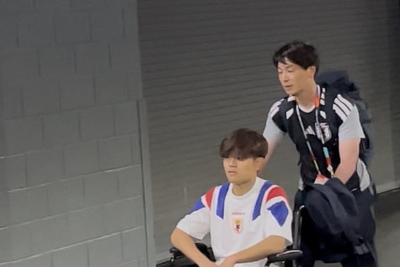 Medios japoneses informan unánimemente: "Es casi imposible que Kubo juegue en el segundo partido de la fase de grupos; se confirma lesión tras resonancia magnética"