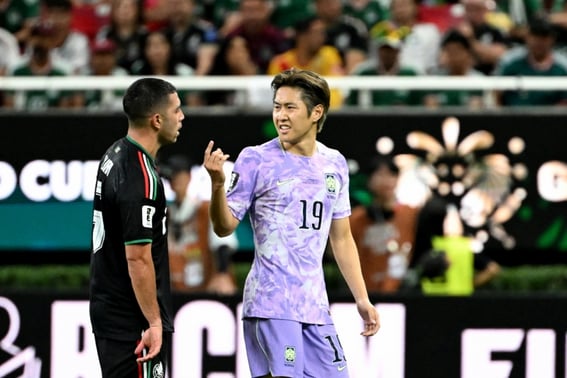 "Kangin à, kiểu tóc đó là gì vậy?" Đạo diễn Mexico 'Tấn công bất ngờ'... Thể hiện 'tình yêu sâu đậm' tại vòng chung kết World Cup 'Chiến trường' [địa điểm World Cup]